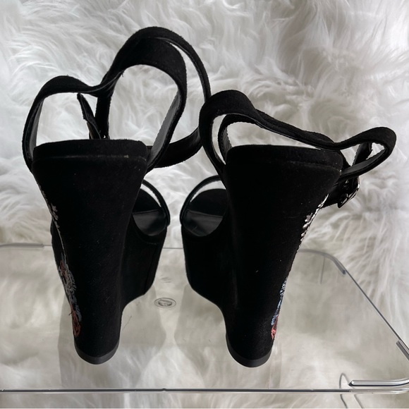 NWT Wild Diva Floral Sandals sz 8 - Picture 3 of 8